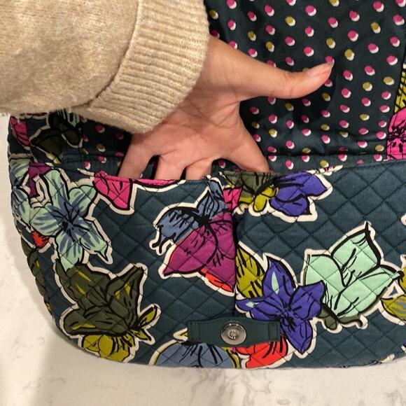 Vera Bradley Carson Falling Flowers quilted crossbody shoulder adjustable bag - Picture 7 of 16